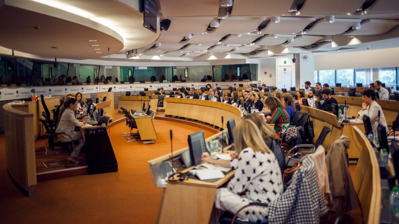 14D30DFF-10A5-EBBF-4D8A-A5A11013F2AB