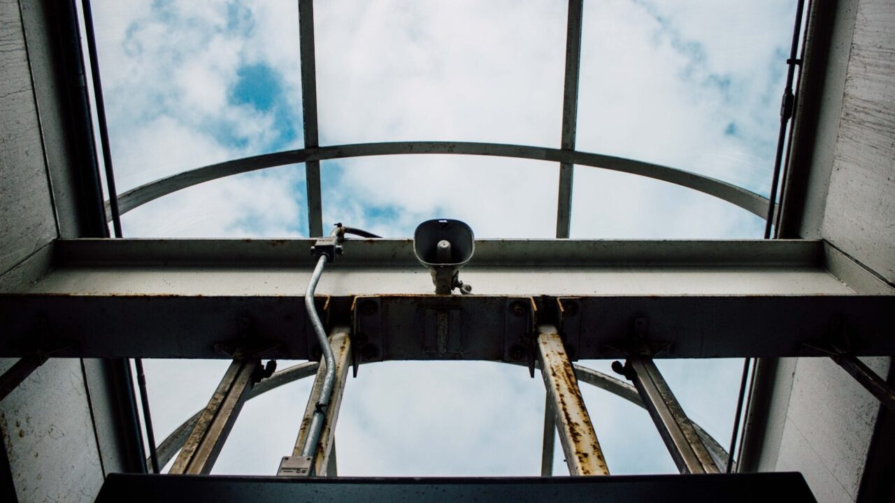 17CAB36B-8CFC-543C-9A17-0FBAAA068DF7