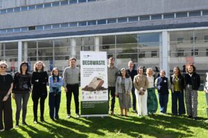 Socios del proyecto DeCoWaste durante la jornada de presentación celebrada en Oporto