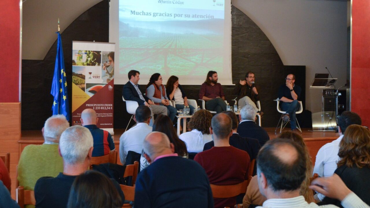 8BCE78F5-29FA-B1BF-360D-265A6BCB5711