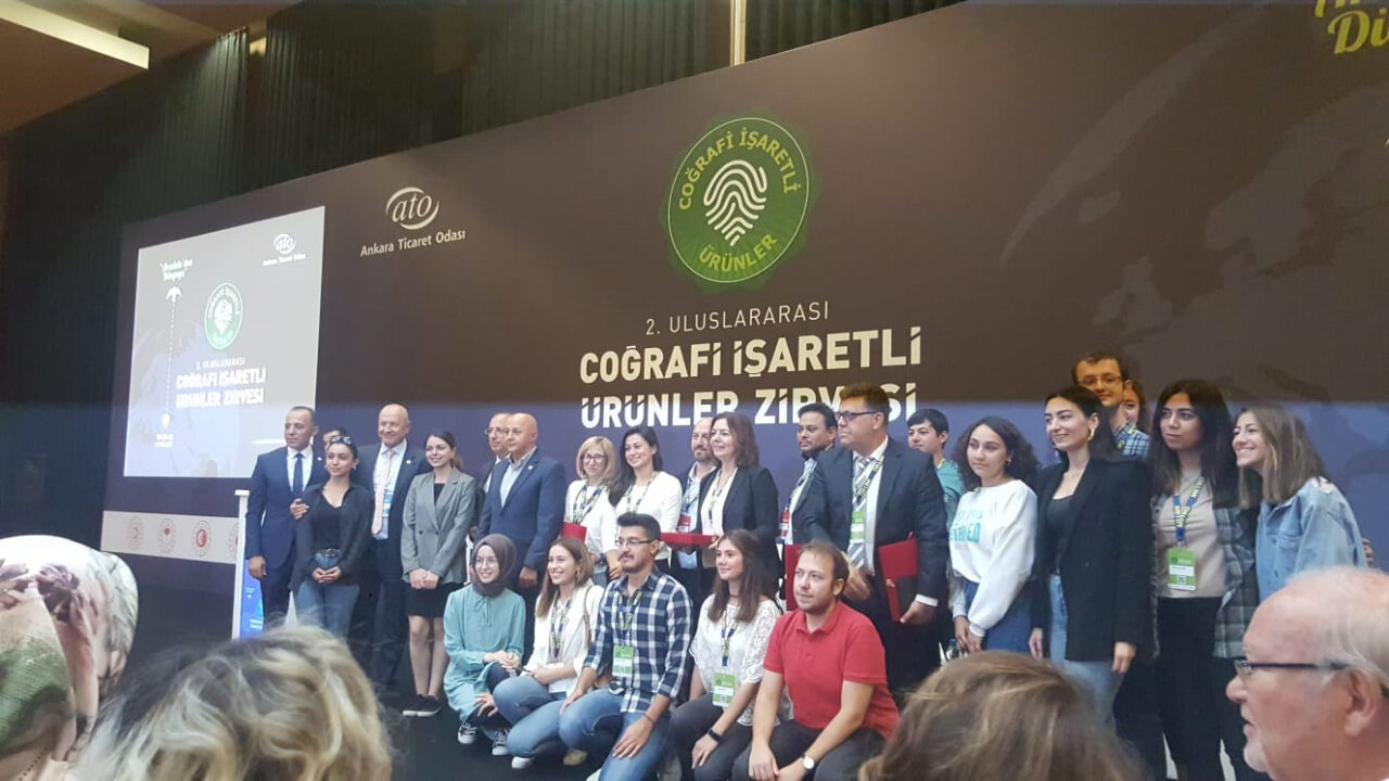 AD2E1D06-2B7E-8596-C372-B06D35018183