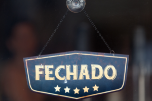 FECHADO