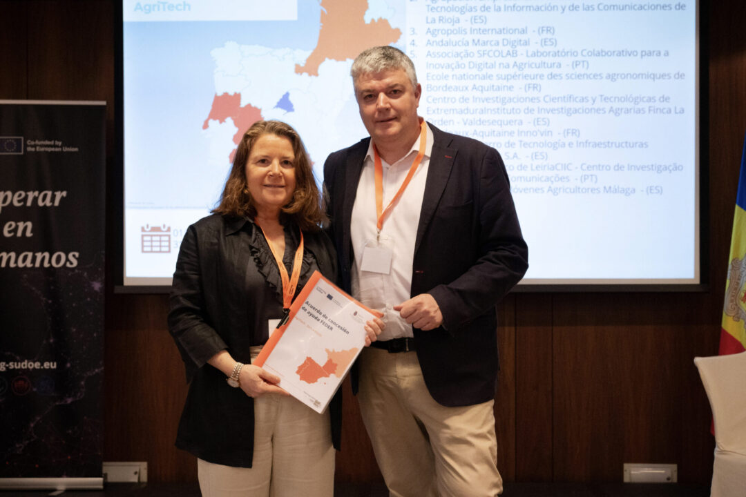 Foto_acuerdo_AgriTech